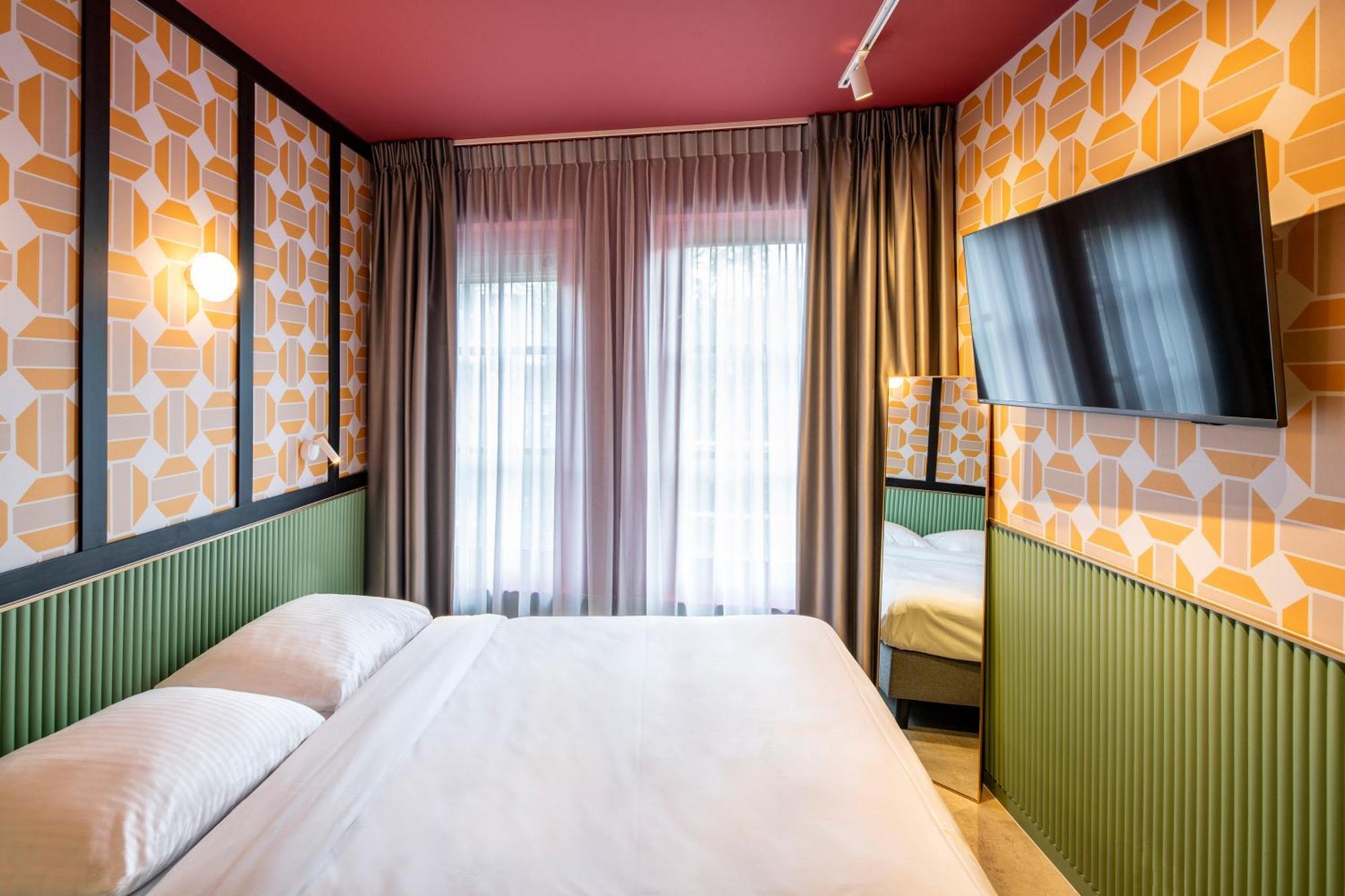 Budget Hotel Tourist Inn Амстердам Екстер'єр фото
